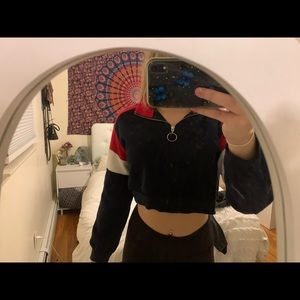h & m cropped hoodie/ navy blue and red